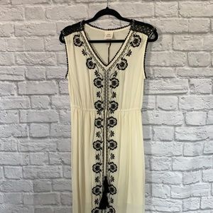 Knox Rose (Target) White/Ivory Maxi Dress with Black Embroidery